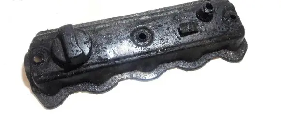Volkswagen PASSAT B4 Rocker cam cover 