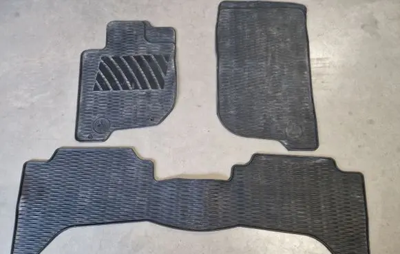Mitsubishi L200 Car floor mat set 