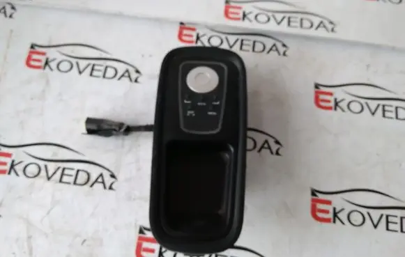 Lexus CT 200H Head unit multimedia control 5883376020