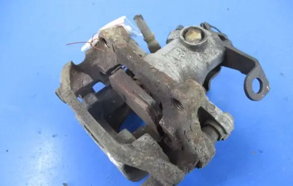 Opel Astra G Rear brake caliper