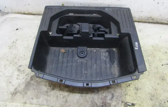 Nissan Note (E12) Spare wheel section trim KRIS235789