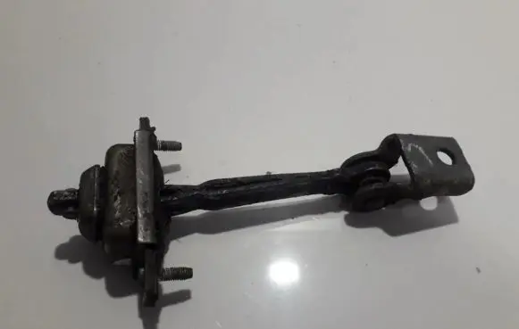 Ford Mondeo MK II Rear door check strap stopper