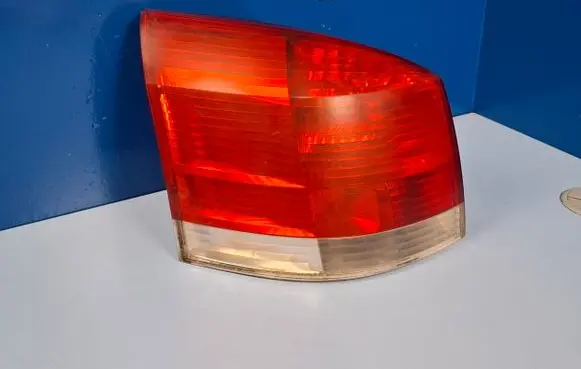 Opel Signum Rear/tail lights 13159861 377001