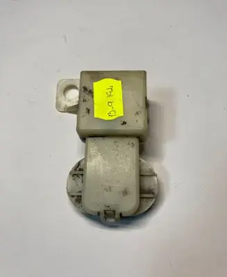 BMW X3 E83 Radiator mount bracket 6927752 58650910