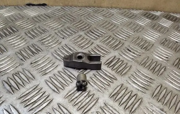 Honda CR-V Fuel Injector clamp holder