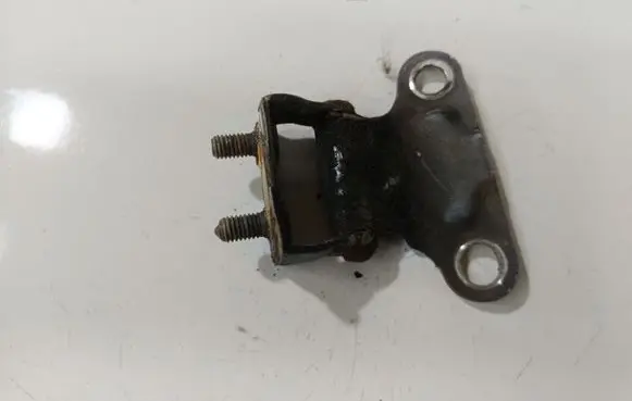 Toyota Avensis T250 Rear door lower hinge 