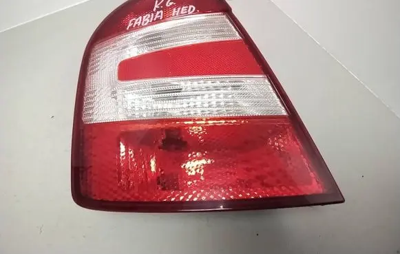 Skoda Fabia Mk1 (6Y) Rear/tail lights 6Y6945095D 6Y6945111C 5SCX13405AA