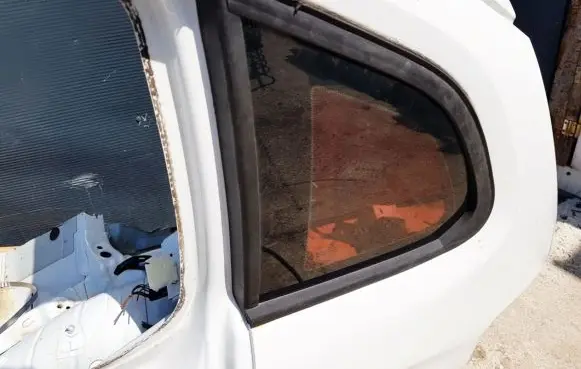 BMW X1 F48 F49 Rear side window