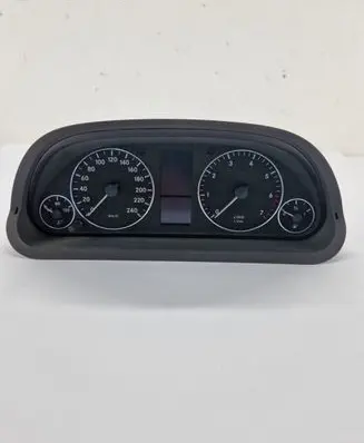 Mercedes-Benz A W169 Speedometer (instrument cluster) 1031098101