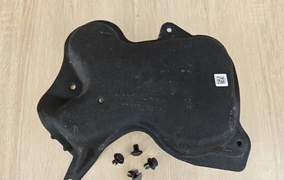 BMW 5 G30 G31 G38 Heat shield in engine bay 5A402D5