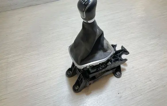 Ford Fiesta Gear shifter/selector 
