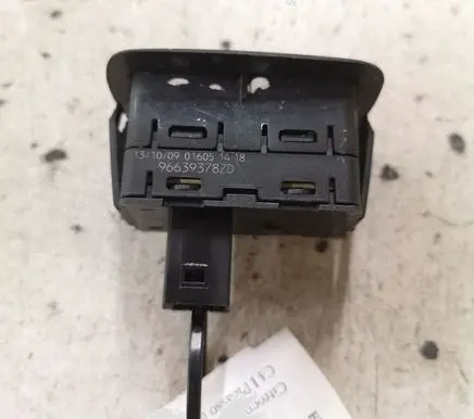Citroen C4 I Picasso Electric window control switch 96639378ZD