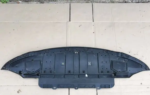 Renault Twingo III Front bumper skid plate/under tray 622355796R
