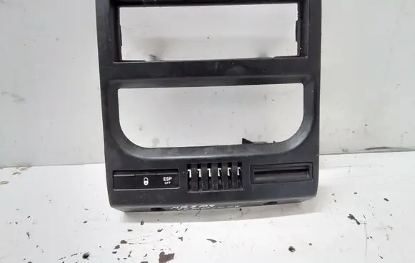 Peugeot 1007 Radio/GPS head unit trim 6262120