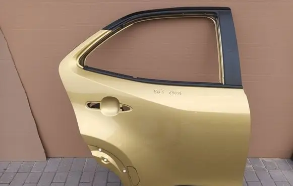 Toyota Yaris Cross Rear door