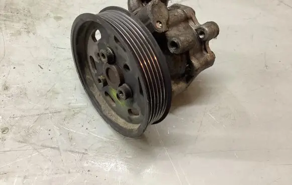 Volkswagen Sharan Power steering pump 038145255A