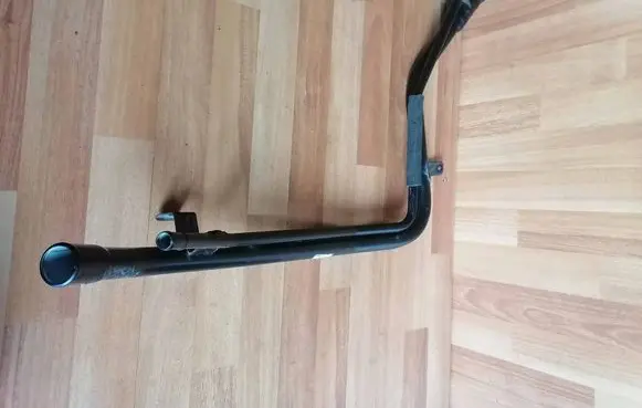 Mazda 6 Fuel tank filler neck pipe 