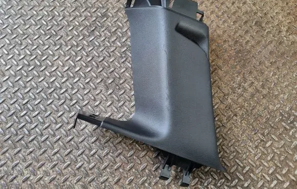 (C) pillar trim