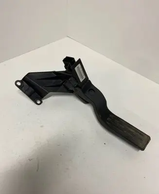 Ford Mondeo Mk III Accelerator throttle pedal 2S719F836DA 229400000593