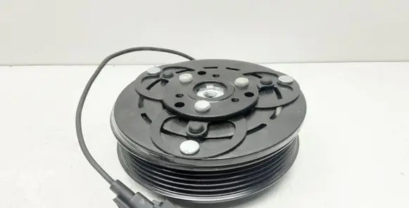 Volvo XC60 Air conditioning compressor pulley KTT040163