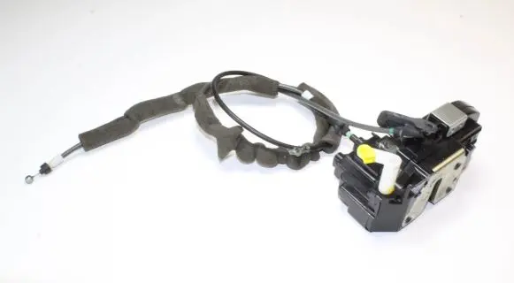 Nissan Juke I F15 Front door lock