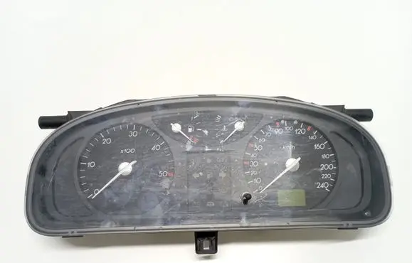 Renault Laguna II Speedometer (instrument cluster) 8200218863 501018550077