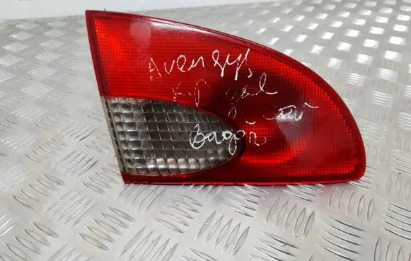 Toyota Avensis T220 Tailgate rear/tail lights 23300102