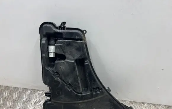 BMW M5 F90 Windshield washer fluid reservoir/tank 8071453
