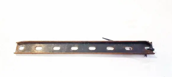 Engine mounting bracket