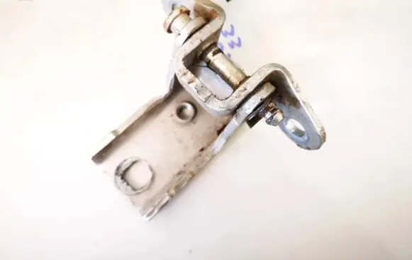 Ford Mondeo Mk III Rear door lower hinge 93bbf26807al 93bb-f26807-al