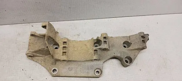 Volkswagen Transporter - Caravelle T5 Generator/alternator bracket 045003143F