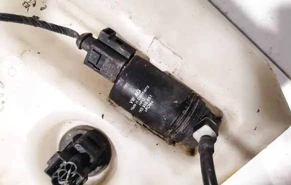 Skoda Superb B6 (3T) Windscreen/windshield washer pump 1k5955651