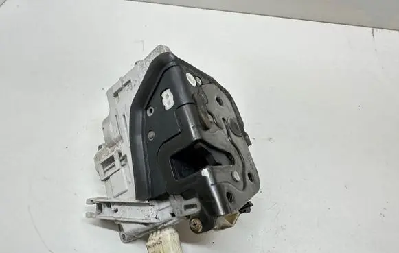 Audi A6 S6 C6 4F Front door lock 4F1837016
