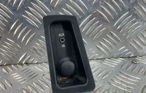 BMW 1 E81 E87 Cigarette lighter front 9110412