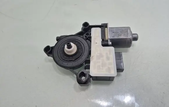 Skoda Octavia Mk3 (5E) Rear door window regulator motor 5Q0959811A