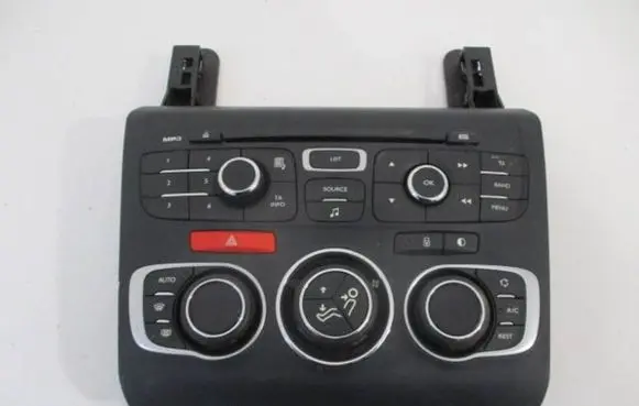 Citroen C4 II Central console control unit 98040778ZD