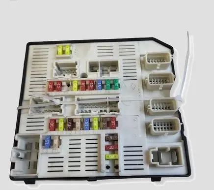 Renault Megane III Fuse module 284B61871R 9636156261 519339402