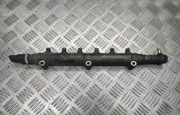 Volvo V70 Fuel main line pipe 8658252 002390 0445215010