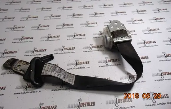Lexus RX 300 Rear seatbelt 7J8270