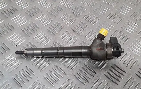 Volkswagen Cross Touran I Fuel injector 0445110369 03L130277J