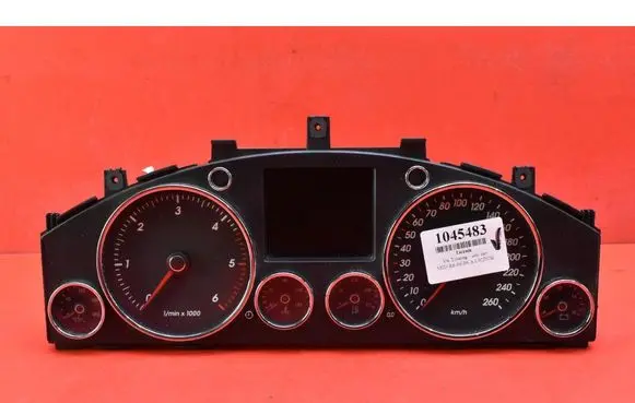 Volkswagen Touareg I Speedometer (instrument cluster) 7L6920881A