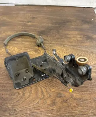 Renault Master III Sliding door lower roller guide/hinge 745961469r