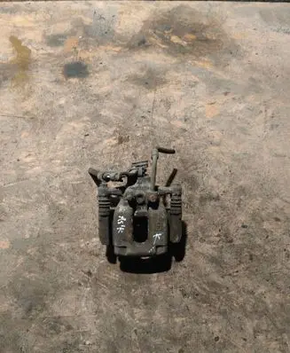 Opel Astra K Rear brake caliper 