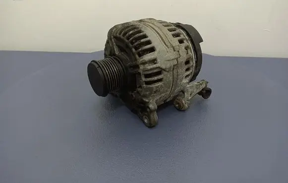Skoda Octavia Mk2 (1Z) Generator/alternator 06F903023F