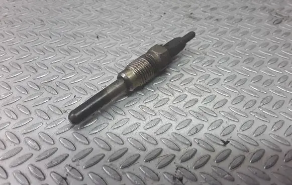 Renault Trafic II (X83) Glow plug 
