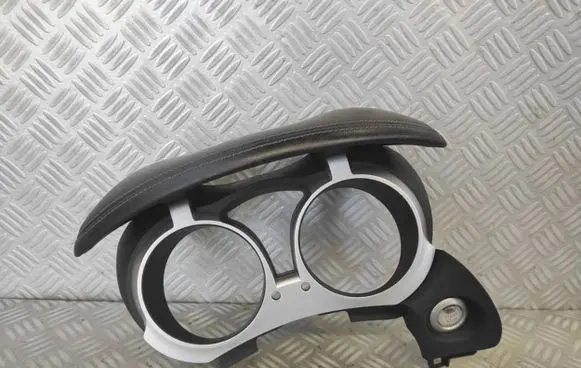 Nissan Juke I F15 Dashboard trim 682401KM2A