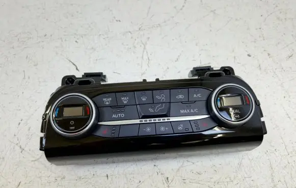 Ford Escape IV Climate control unit LJ6T18C612 LJ6T18C612GD 18C612