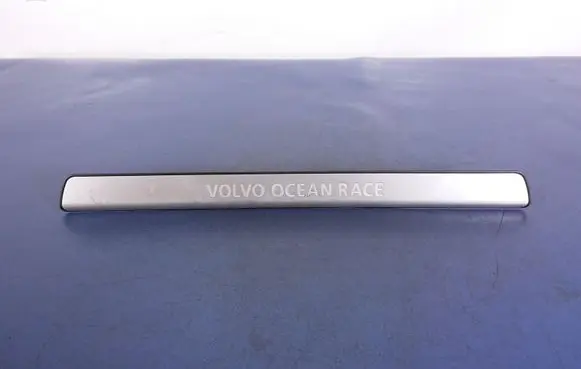 Foot area side trim