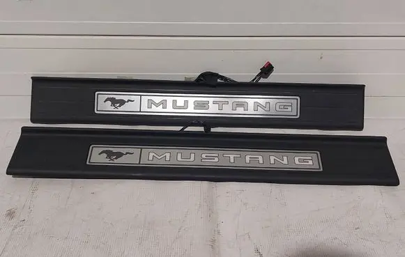 Ford Mustang VI Front sill trim cover FR3B6313222C FR3Z63132A