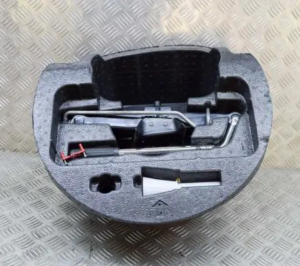 Maserati Quattroporte Other trunk/boot trim element 670004535